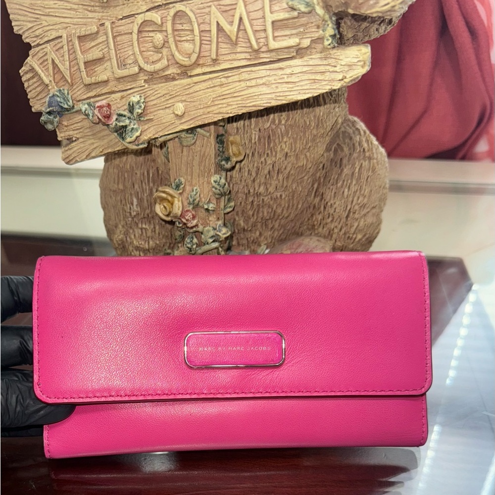 Authentic pink Marc Jacobs Wallet GUC